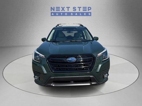 Used 2022 Subaru Forester Premium AWD/4WD image 2