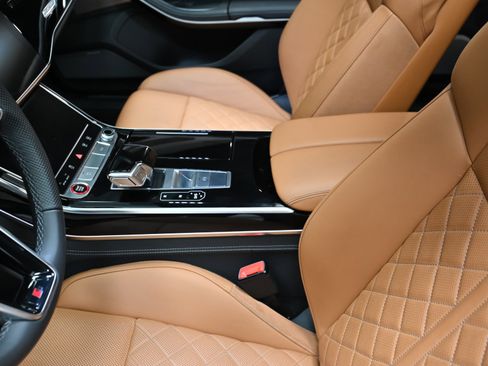 Used 2022 Audi S8 image 23