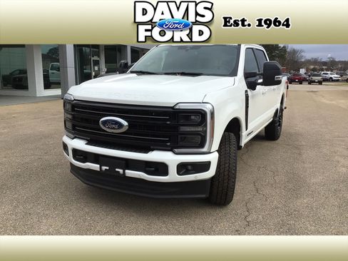 New 2026 Ford F250 Platinum w/ FX4 Off-Road Package AWD/4WD image 4