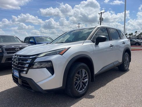 Certified 2024 Nissan Rogue S AWD/4WD image 3