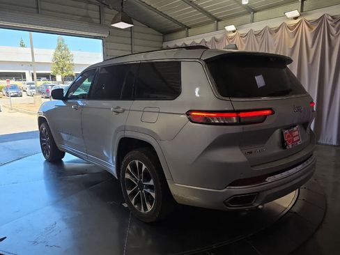Used 2021 Jeep Grand Cherokee L Overland w/ Advanced Protech Group III AWD/4WD image 7