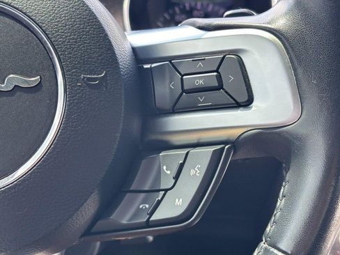 Used 2018 Ford Mustang Coupe RWD image 15