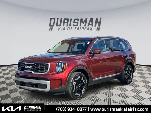 Used 2023 Kia Telluride S w/ S Sunroof Package image 2