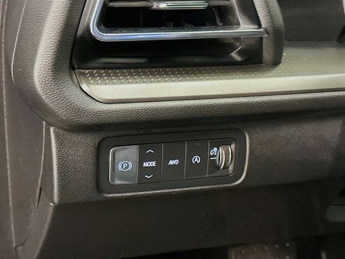 Used 2024 Chevrolet Traverse LS AWD/4WD image 17