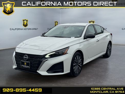 Used 2025 Nissan Altima 2.5 SV FWD image 1