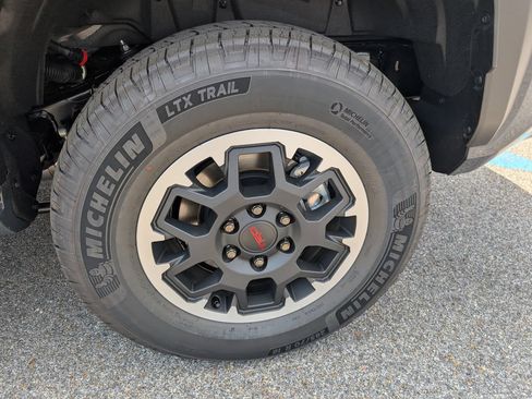 New 2026 Toyota 4Runner TRD Off-Road Premium w/ Tow Technology Package AWD/4WD image 32