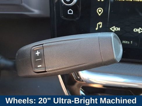 Used 2025 GMC Sierra 3500 Denali w/ Technology Package image 17