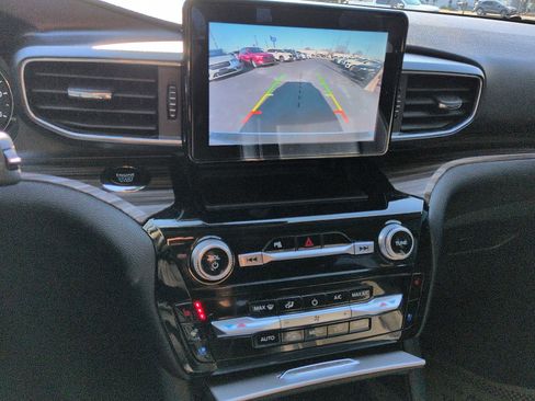 Used 2024 Ford Explorer Limited image 20