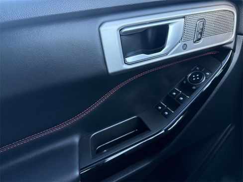 Used 2023 Ford Explorer ST-Line w/ Class IV Trailer Tow Package image 11