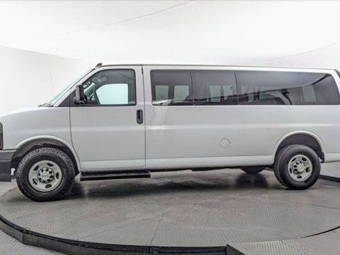 Used 2023 Chevrolet Express 3500 LS RWD image 3