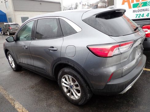 Used 2022 Ford Escape SE w/ Convenience Package image 2