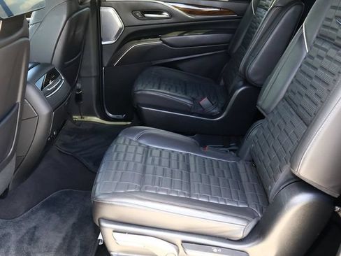 Certified 2024 Cadillac Escalade ESV Premium Luxury Platinum AWD/4WD image 26