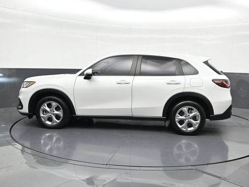 Used 2023 Honda HR-V LX image 2