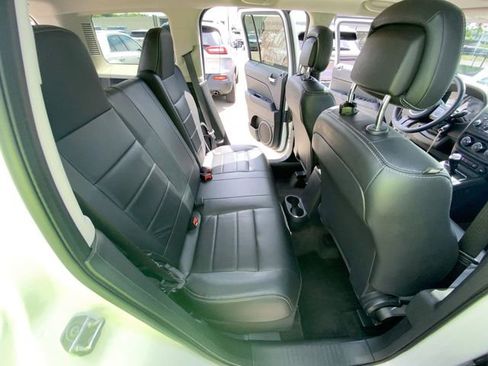 Used 2016 Jeep Patriot High Altitude AWD/4WD image 23