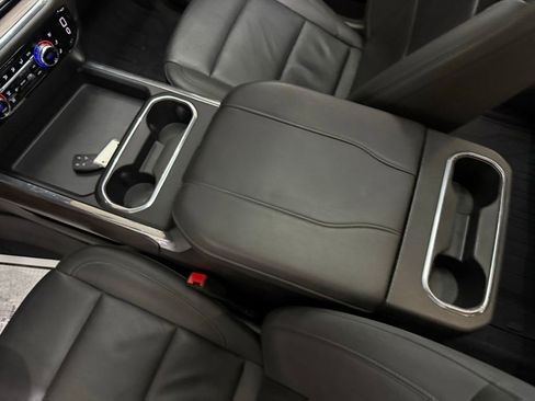 Used 2025 GMC Sierra 2500 SLT image 32