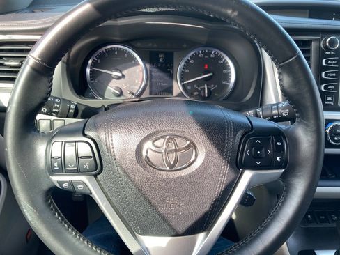 Used 2015 Toyota Highlander Limited AWD/4WD image 17