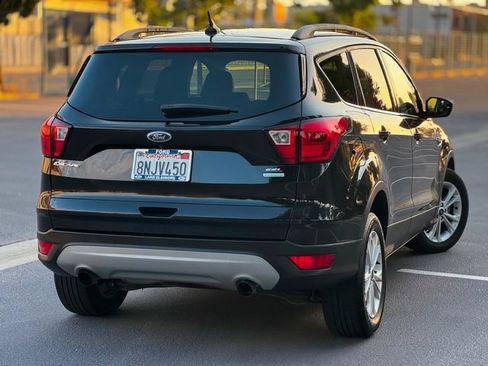 Used 2019 Ford Escape SEL FWD image 16