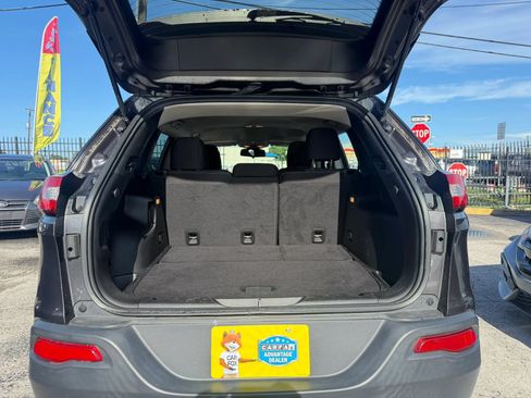 Used 2015 Jeep Cherokee Latitude FWD image 15