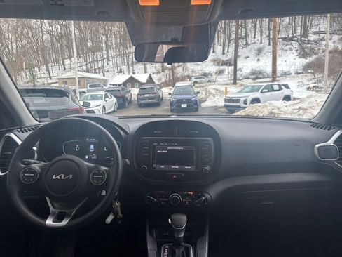 Used 2025 Kia Soul LX w/ LX Technology Package image 31