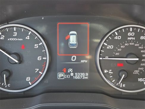 Used 2024 Subaru Crosstrek 2.0i Premium image 19