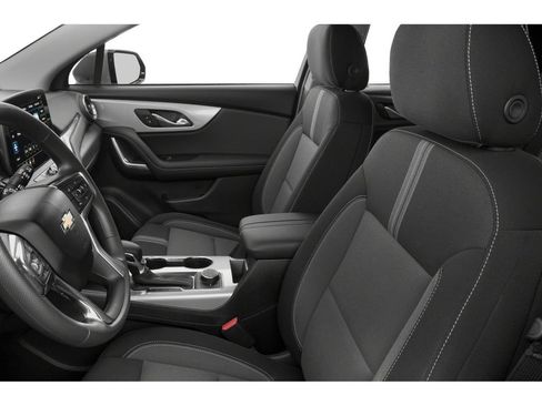 Used 2025 Chevrolet Blazer LT FWD image 6