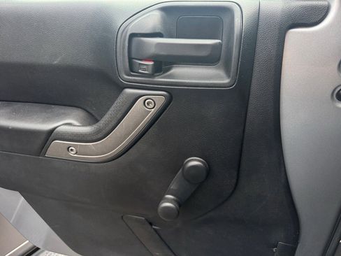 Used 2014 Jeep Wrangler Sport image 12