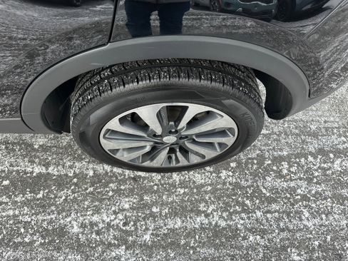 Used 2022 Buick Encore Preferred w/ Safety Package image 9