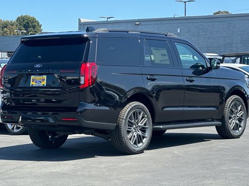 New 2026 Ford Expedition Platinum w/ Stealth Appearance Package AWD/4WD image 4