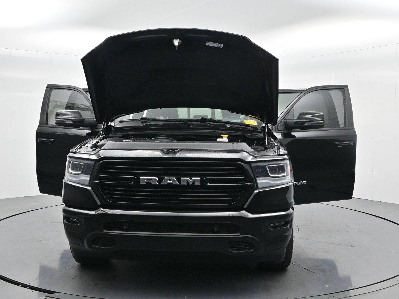 Used 2023 RAM 1500 Laramie AWD/4WD image 34