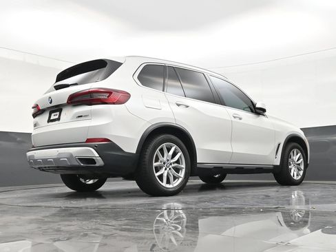 Used 2019 BMW X5 xDrive40i w/ Convenience Package AWD/4WD image 24