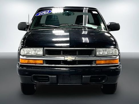 Used 2002 Chevrolet S10 Pickup LS w/ LS Preferred Equipment Group RWD image 2