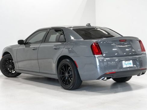Used 2018 Chrysler 300 S w/ 300S Premium Group AWD/4WD image 29
