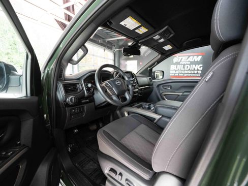 Used 2024 Nissan Titan SV w/ SV Bronze Edition Package RWD image 8