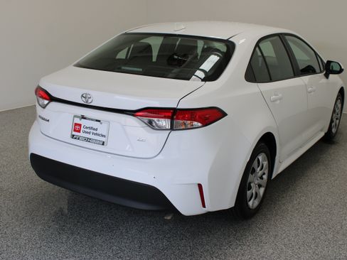 Used 2026 Toyota Corolla LE FWD image 7