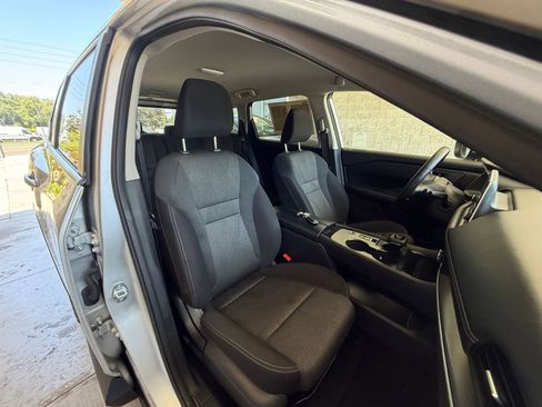Used 2025 Nissan Rogue SV FWD image 38