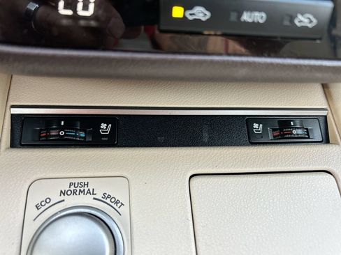 Used 2017 Lexus ES 350 w/ Premium Package FWD image 36