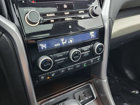 Used 2022 Subaru Ascent Touring w/ Popular Package #2A image 35