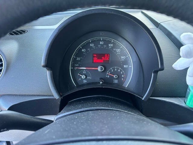 Used 2006 Volkswagen Beetle Convertible w/ Package 2 FWD image 4