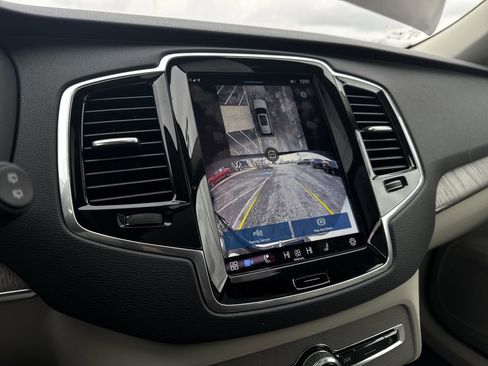 Used 2025 Volvo XC90 T8 Plus w/ Protection Package Premier image 15