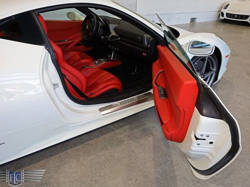 Used 2014 Ferrari 458 Italia Coupe RWD image 20