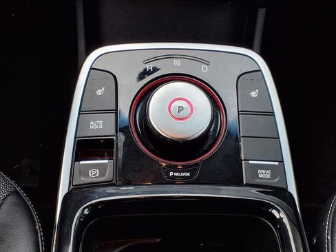 Used 2022 Kia Niro EX image 22