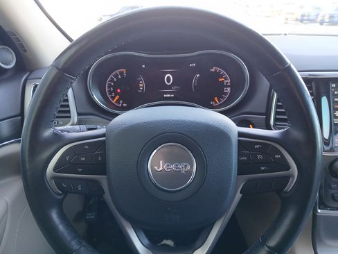 Used 2021 Jeep Grand Cherokee Limited w/ Trailer Tow Group IV image 9