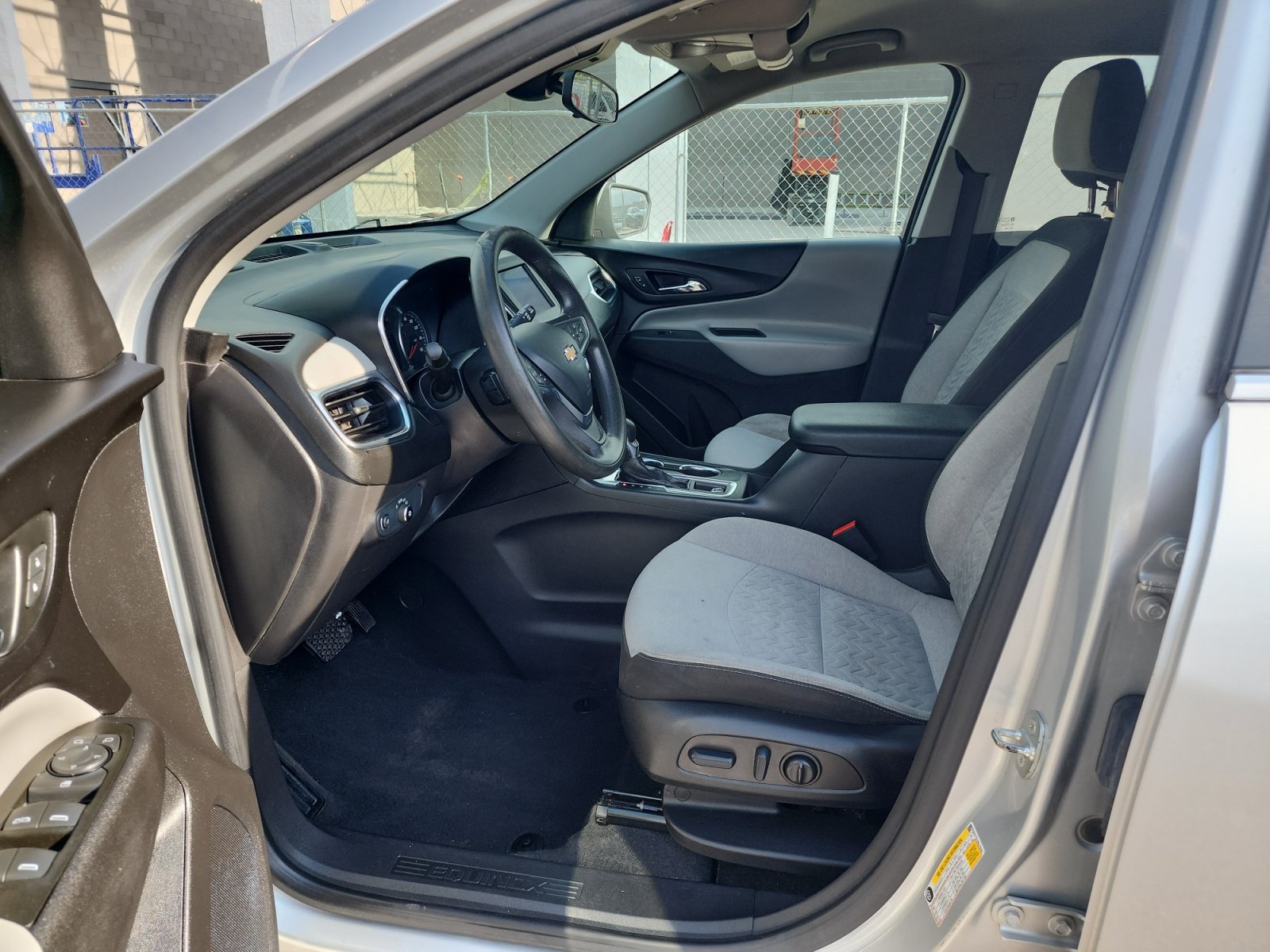Used 2022 Chevrolet Equinox LT AWD/4WD image 12