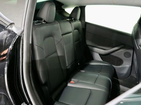 Used 2023 Tesla Model Y Long Range image 28