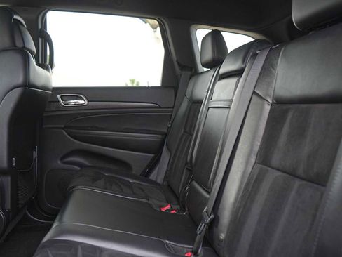 Used 2018 Jeep Grand Cherokee Altitude AWD/4WD image 14
