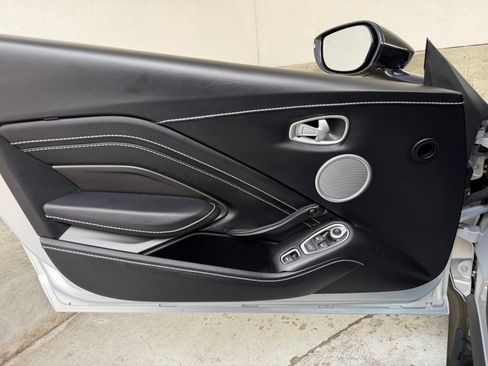 Used 2022 Aston Martin V8 Vantage Roadster image 19