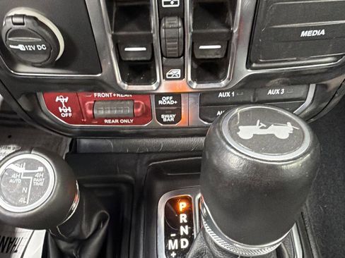 Used 2024 Jeep Wrangler Unlimited Rubicon 4xe AWD/4WD image 23