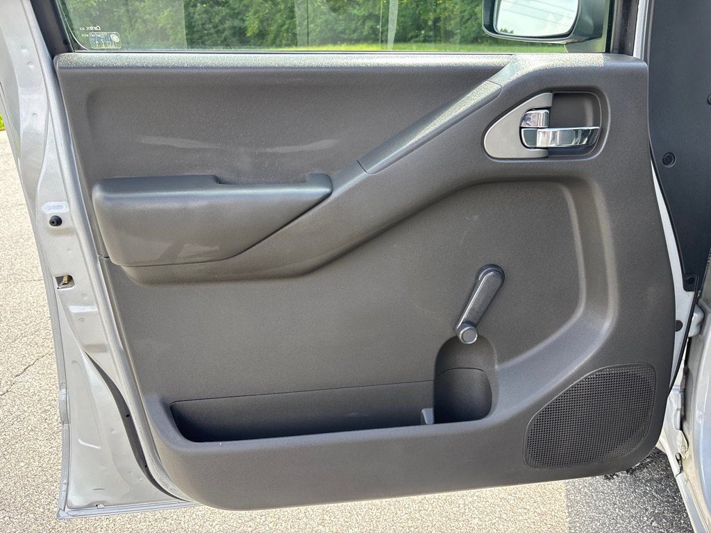Used 2012 Nissan Frontier S w/ S Preferred Pkg RWD image 10