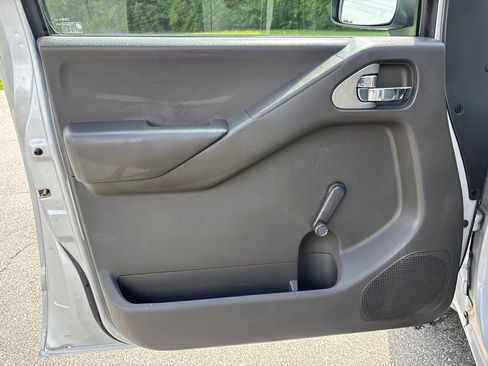 Used 2012 Nissan Frontier S w/ S Preferred Pkg RWD image 10