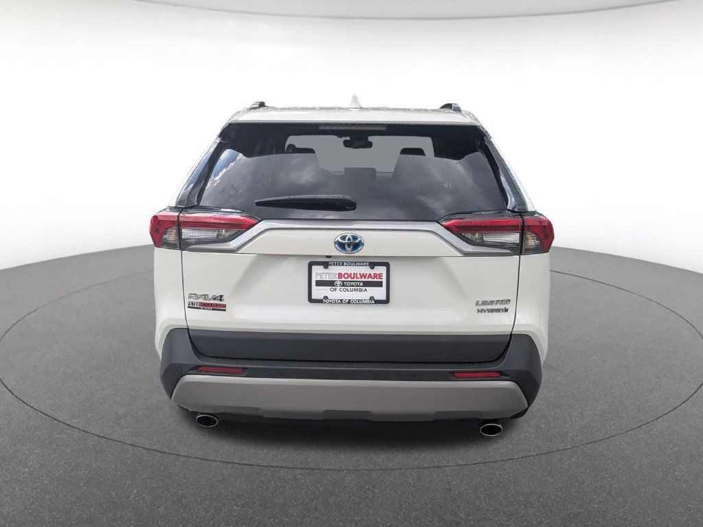 Used 2022 Toyota RAV4 Limited AWD/4WD image 4